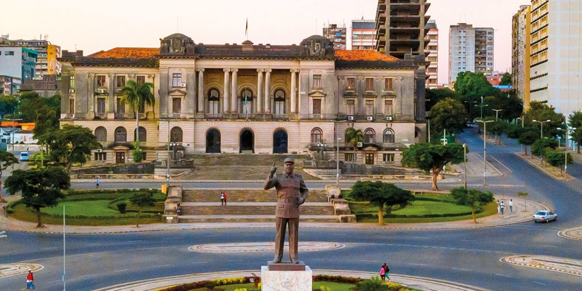 10 Curiosidades Fascinantes sobre a Praça da Independência de Maputo