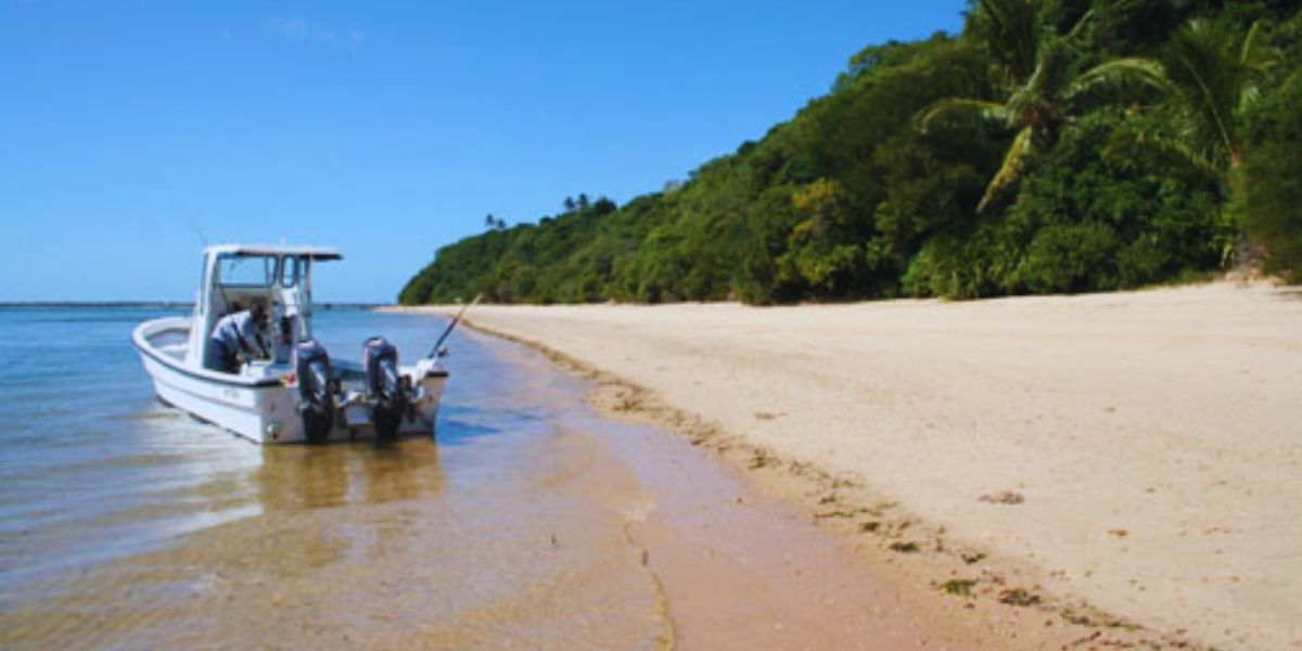 Ilha da Inhaca: O Para&iacute;so que Maputo Esconde