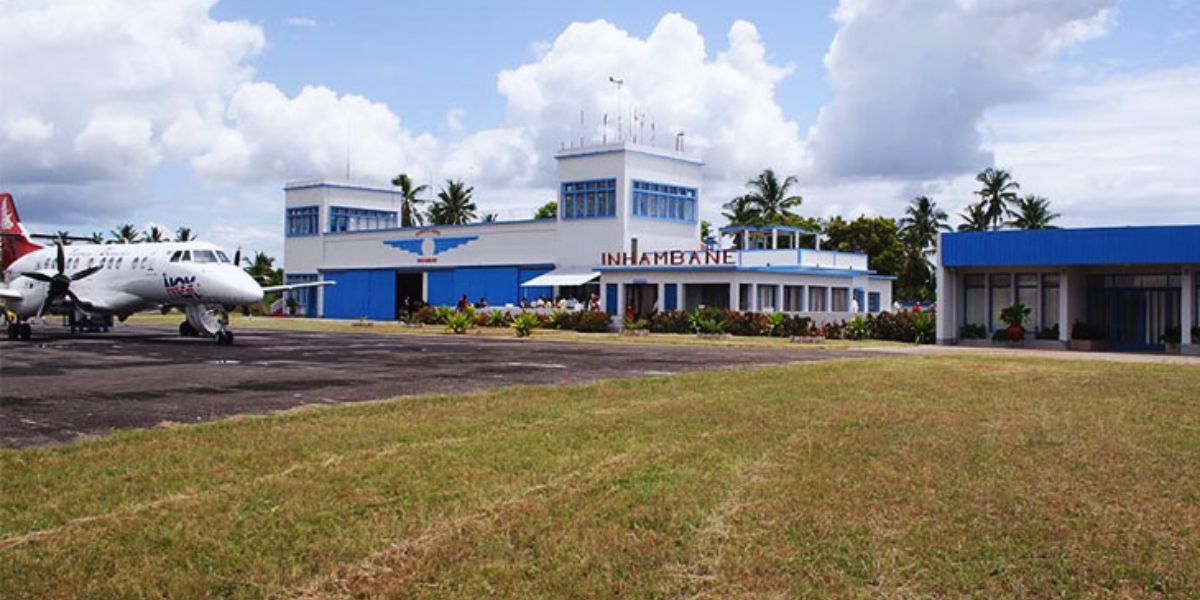 Chegue ao aeroporto com pelo menos 90 minutos de antecedência