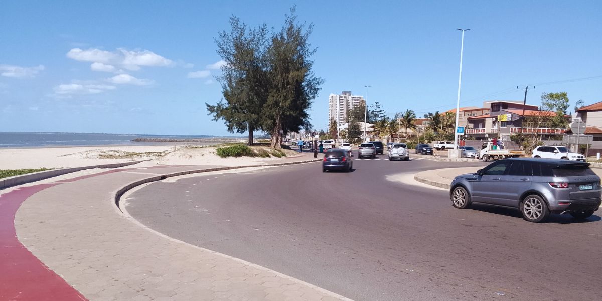 Av. Marginal e Costa do Sol: Para os Amantes da Praia