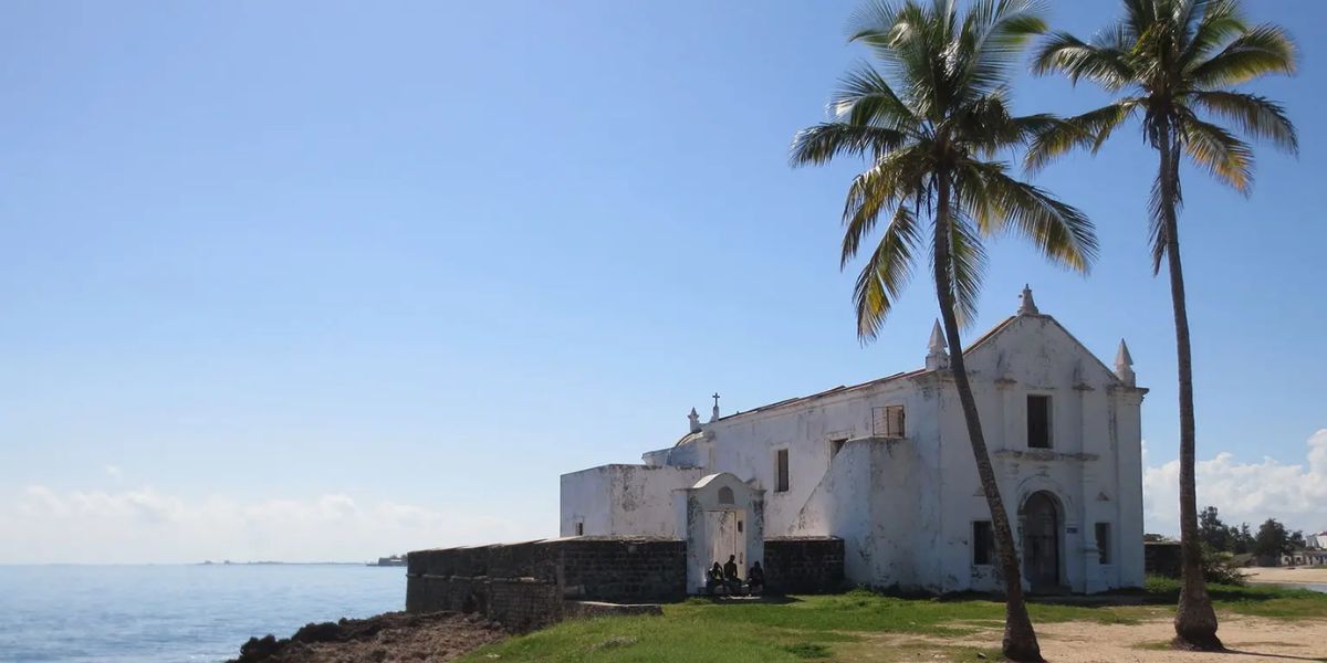 Ilha de Mo&ccedil;ambique: Quando Hist&oacute;ria e Praia se Encontram