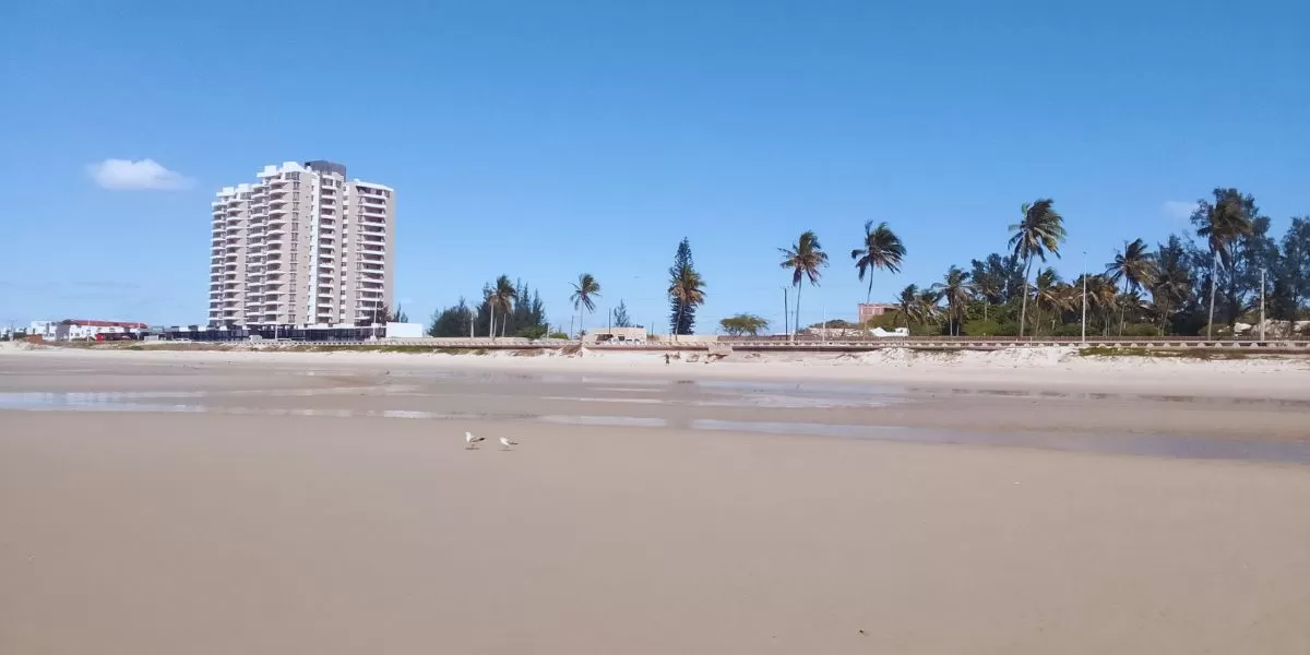 Imagem da galeria para praia-da-costa-do-sol
