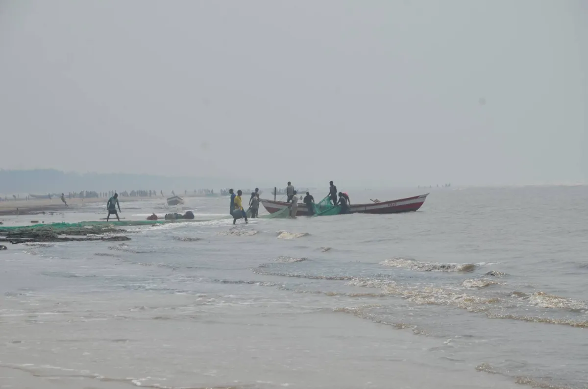 Imagem da galeria para praia-da-zalala